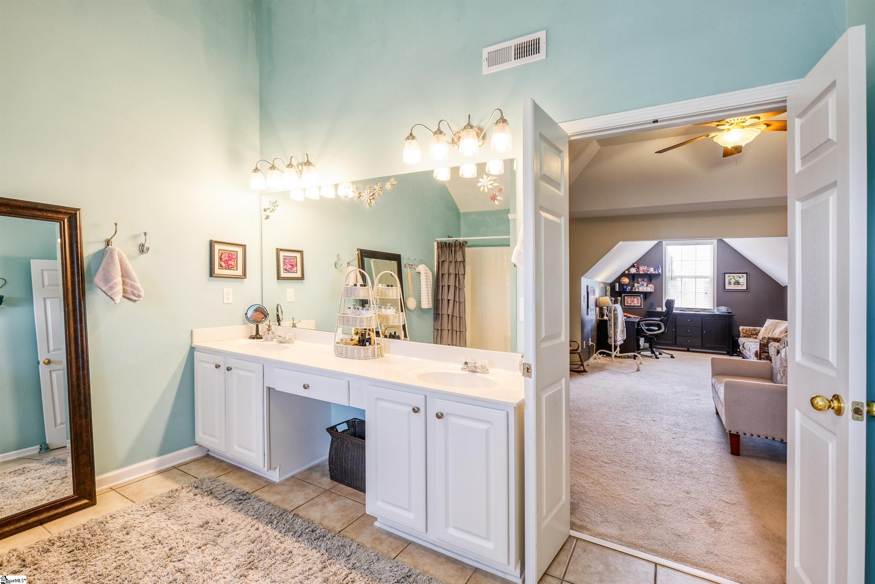 209 Dothan Court Greenville, SC 29607 - Photo 16 of 36 Gallery Image 16