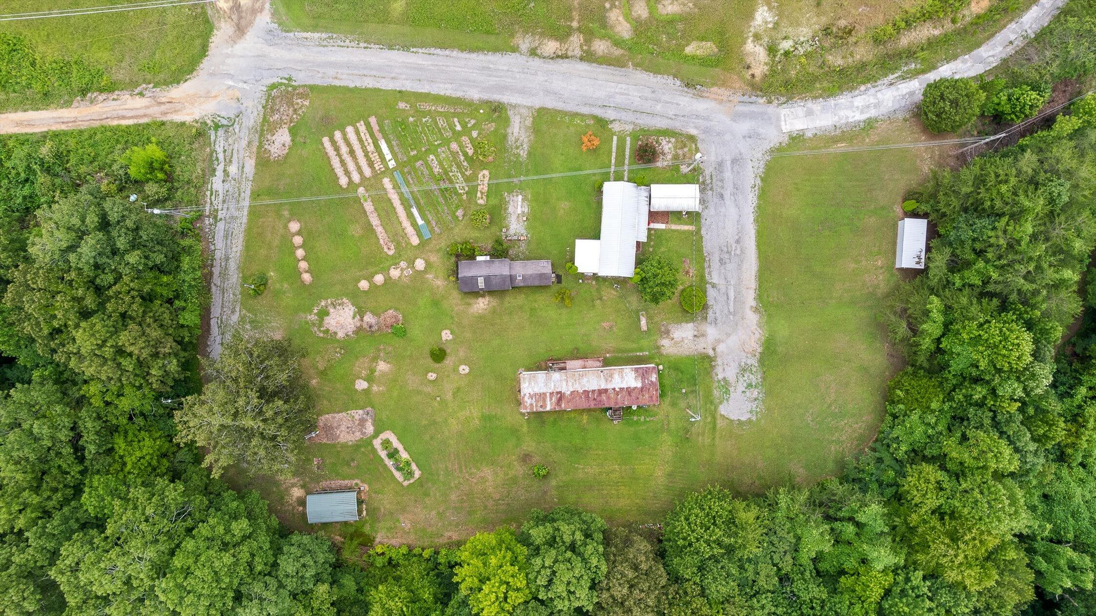 8834 Gann Road Soddy Daisy, TN 37379 - Photo 2 of 26 48-Gann Store-45