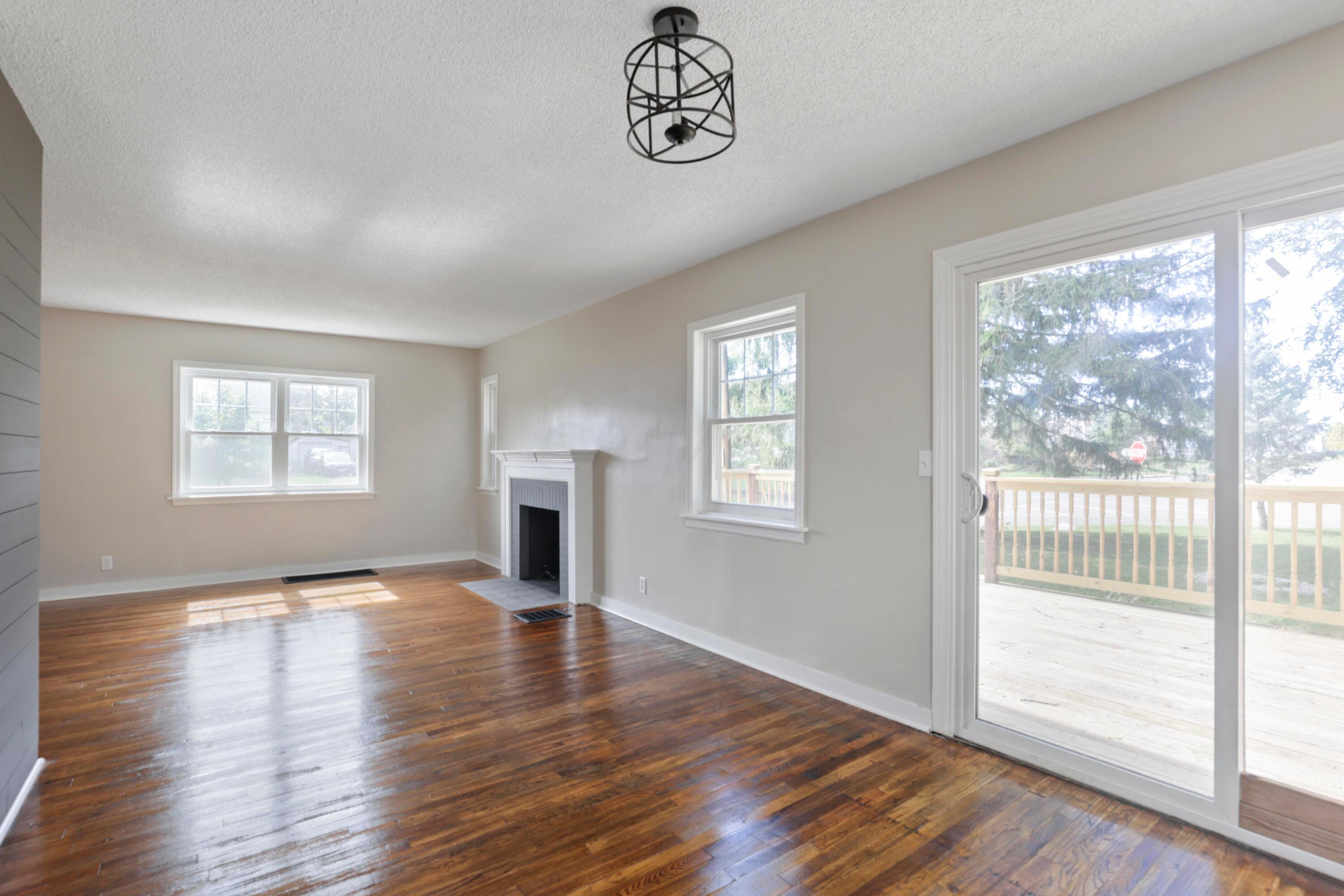 3076 Parkside Road Columbus, OH 43204 - Photo 9 of 45 0N4A4729
