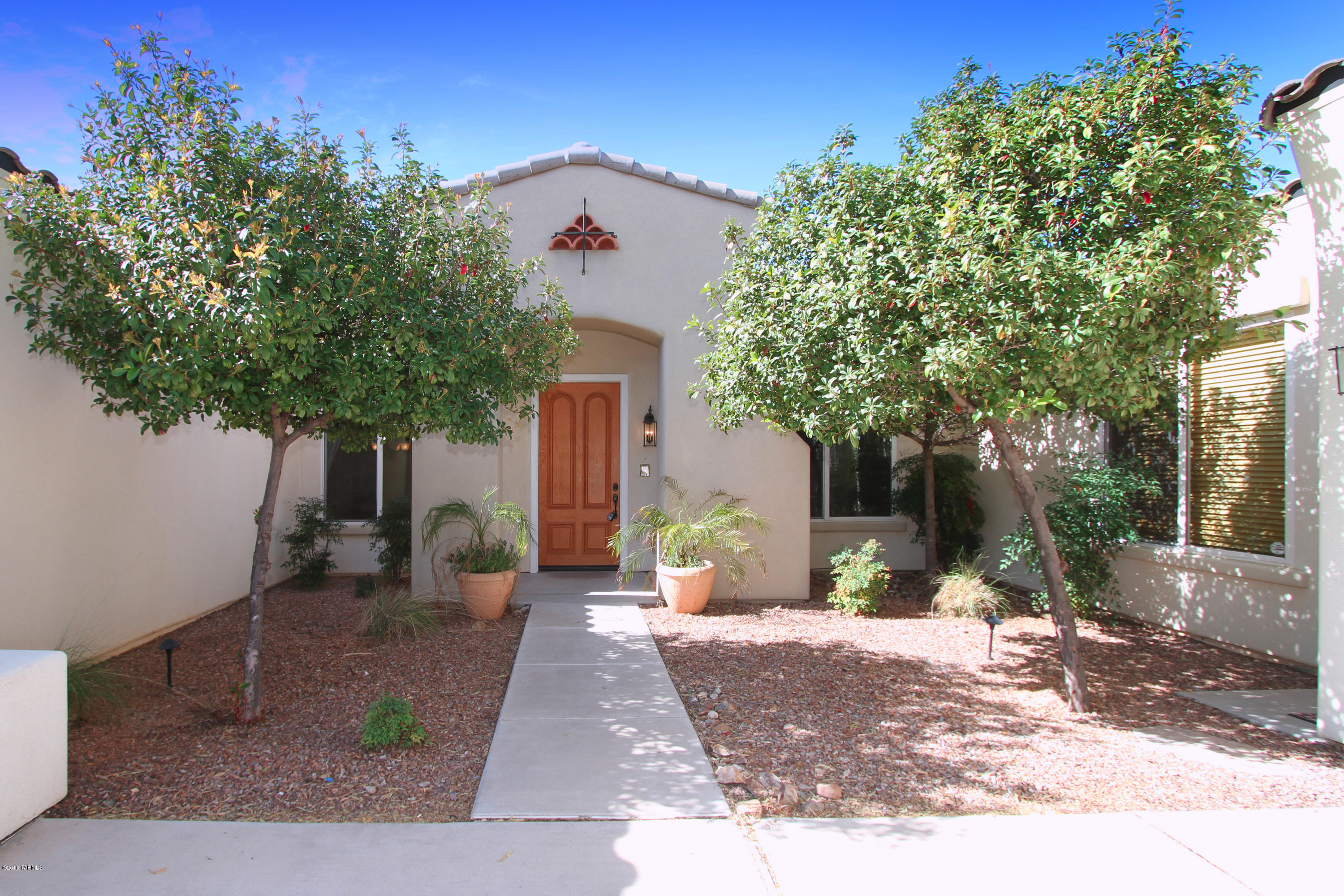 12693 North Piping Rock Road Oro Valley, AZ 85755 - Photo 2 of 42