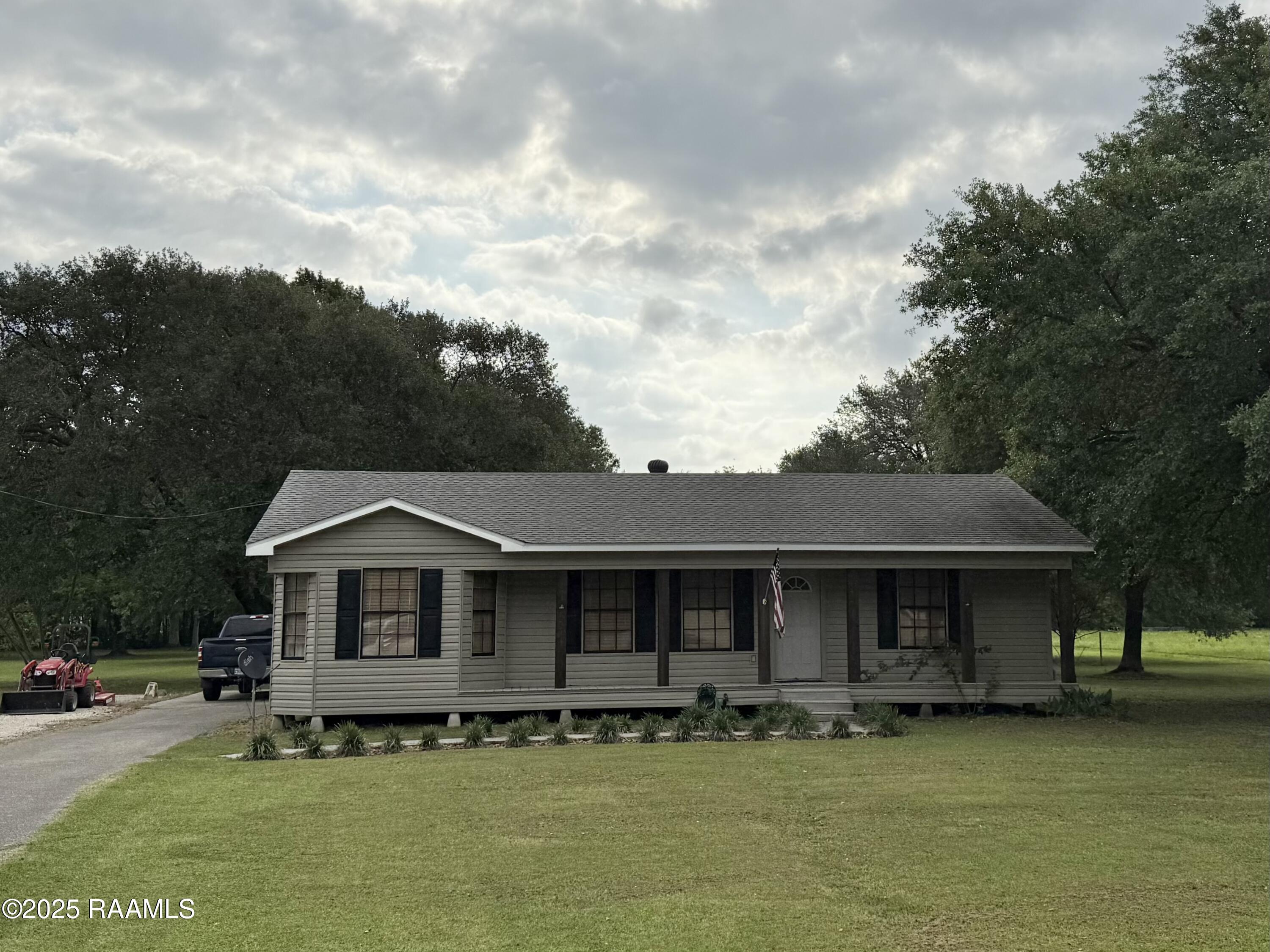 1001 Lopez Road New Iberia, LA 70560 - Photo 1 of 7 IMG_0549
