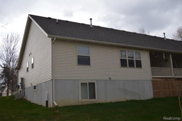 545 Stone Ridge Court Almont, MI 48003 - Photo 22 of 25 DSC_0787.jpg