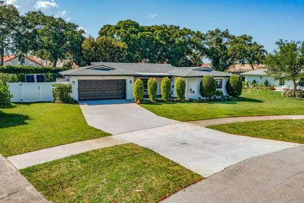 $5,500 | 932 Evergreen Drive, North Palm Beach, FL 33408