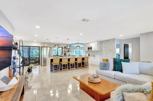 $5,500 | 932 Evergreen Drive, North Palm Beach, FL 33408