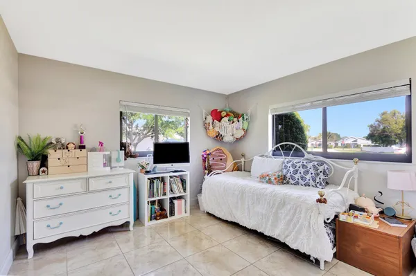 $5,500 | 932 Evergreen Drive, North Palm Beach, FL 33408