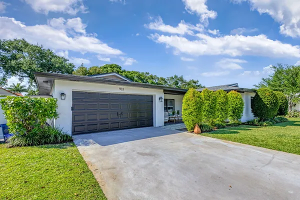 $5,500 | 932 Evergreen Drive, North Palm Beach, FL 33408