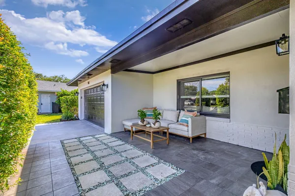 $5,500 | 932 Evergreen Drive, North Palm Beach, FL 33408