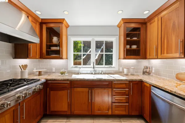 $1,295,000 | 6611 Ascot Drive, Oakland, CA 94611