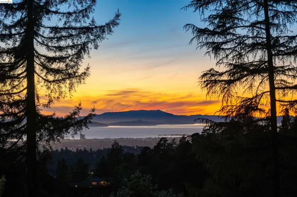 $1,295,000 | 6611 Ascot Drive, Oakland, CA 94611