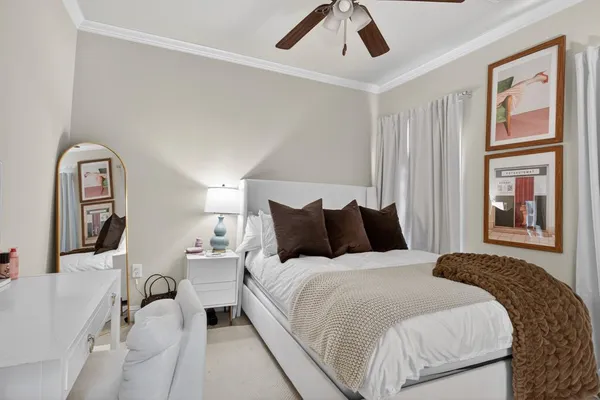 $5,995 | 5801 Hillcrest Avenue, Unit 6, University Park, TX 75205