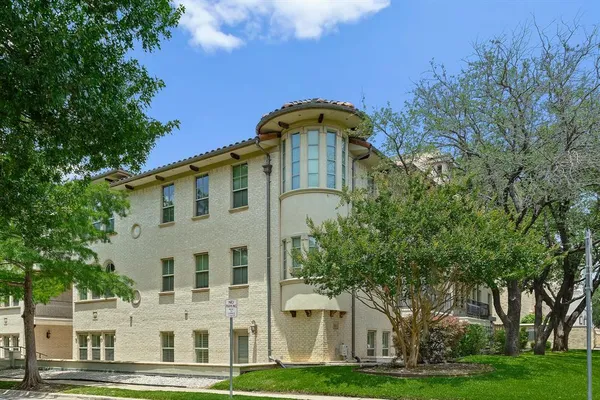 $5,995 | 5801 Hillcrest Avenue, Unit 6, University Park, TX 75205