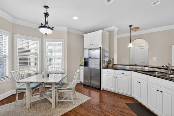 $5,995 | 5801 Hillcrest Avenue, Unit 6, University Park, TX 75205