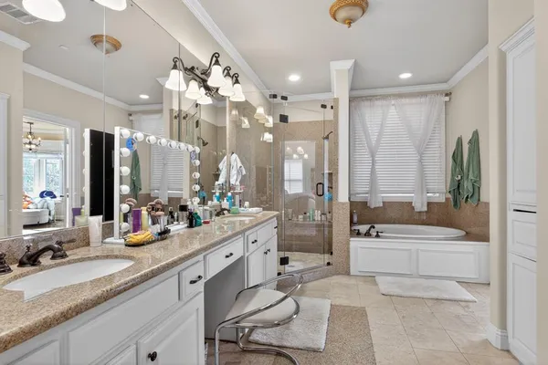 $5,995 | 5801 Hillcrest Avenue, Unit 6, University Park, TX 75205