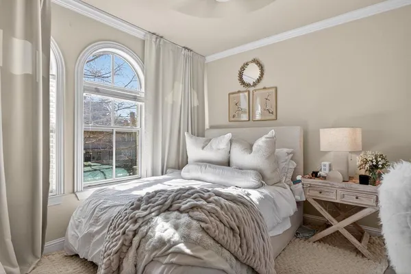 $5,995 | 5801 Hillcrest Avenue, Unit 6, University Park, TX 75205