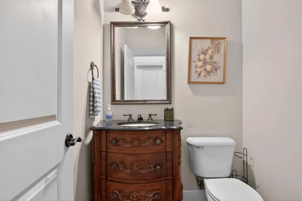 $5,995 | 5801 Hillcrest Avenue, Unit 6, University Park, TX 75205