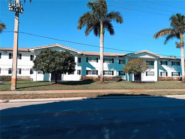 $2,075 | 4280 Woodside Drive, Unit 12, Coral Springs, FL 33065