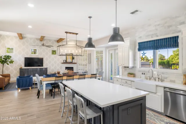 $1,140,000 | 21722 North 61st Drive, Glendale, AZ 85308