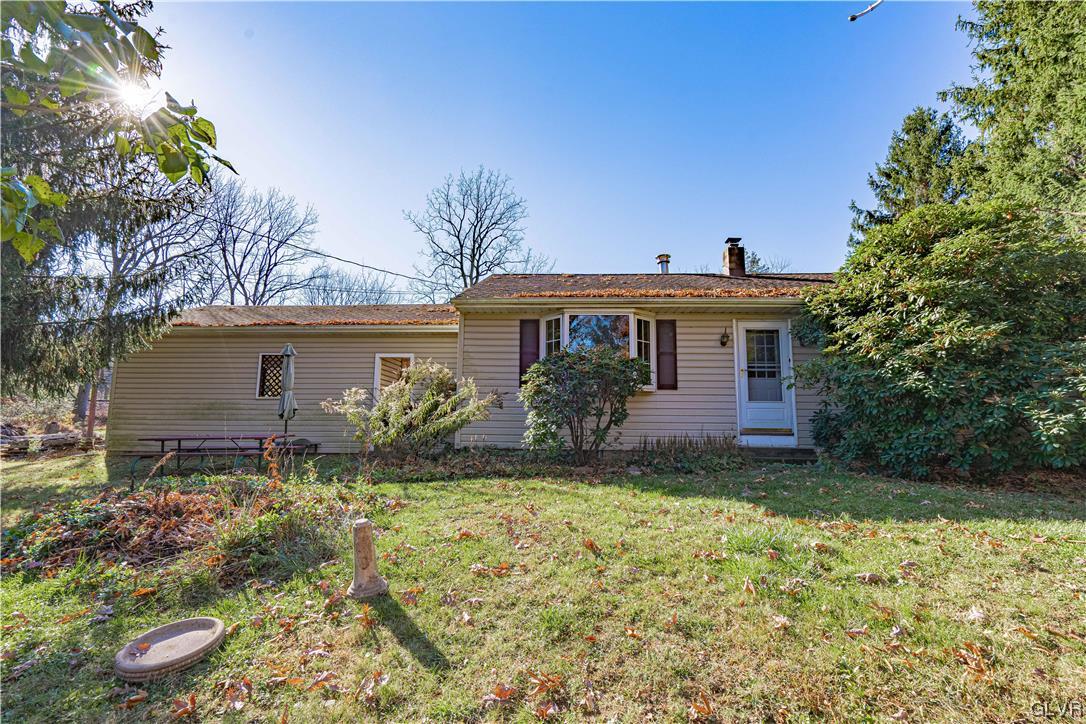 4080 Huckleberry Road Allentown, PA 18104 - Photo 4 of 49