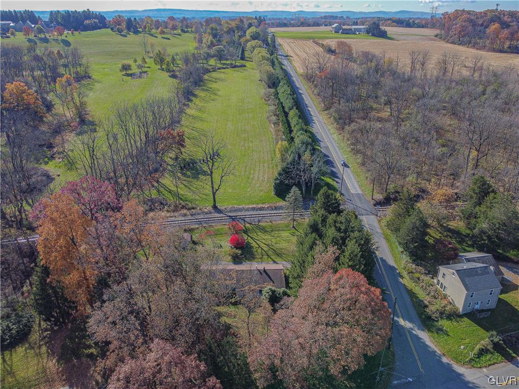 4080 Huckleberry Road Allentown, PA 18104 - Photo 9 of 49