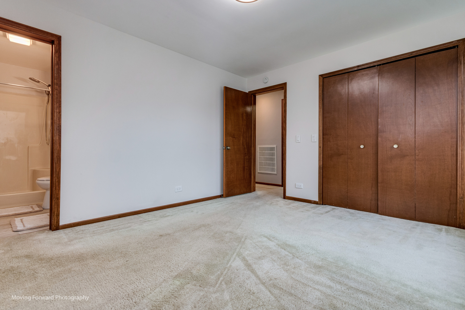 37 Evergreen Road Streamwood, IL 60107 - Photo 15 of 36 a view of an empty room and closet area