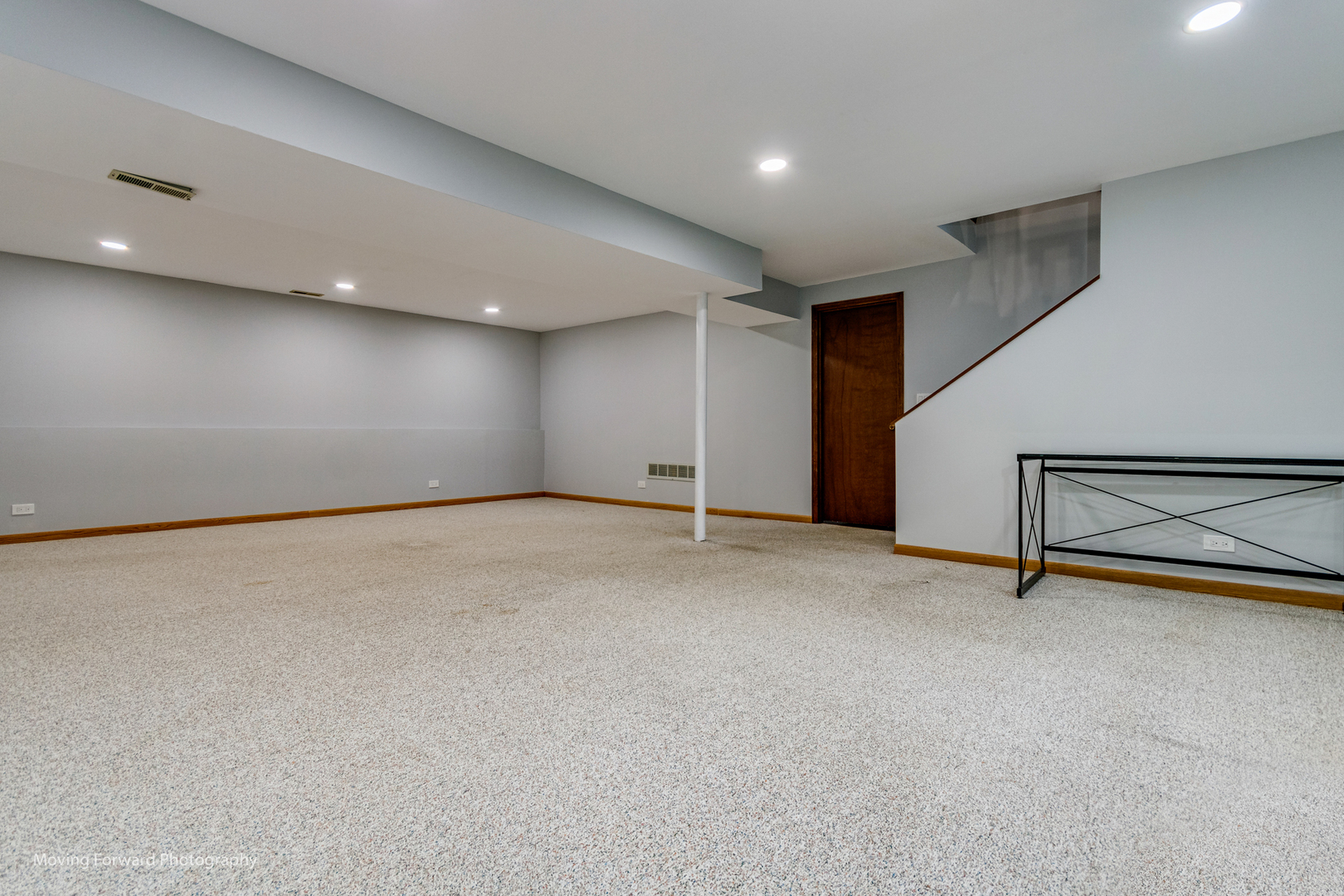 37 Evergreen Road Streamwood, IL 60107 - Photo 23 of 36 an empty room with windows