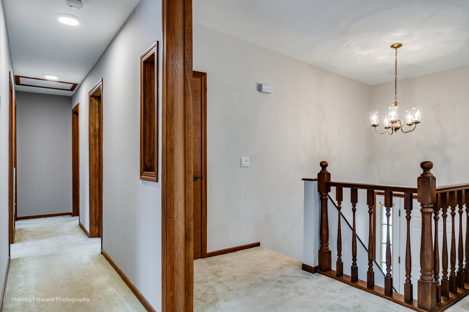 37 Evergreen Road Streamwood, IL 60107 - Photo 4 of 36 a view of a hallway with entryway