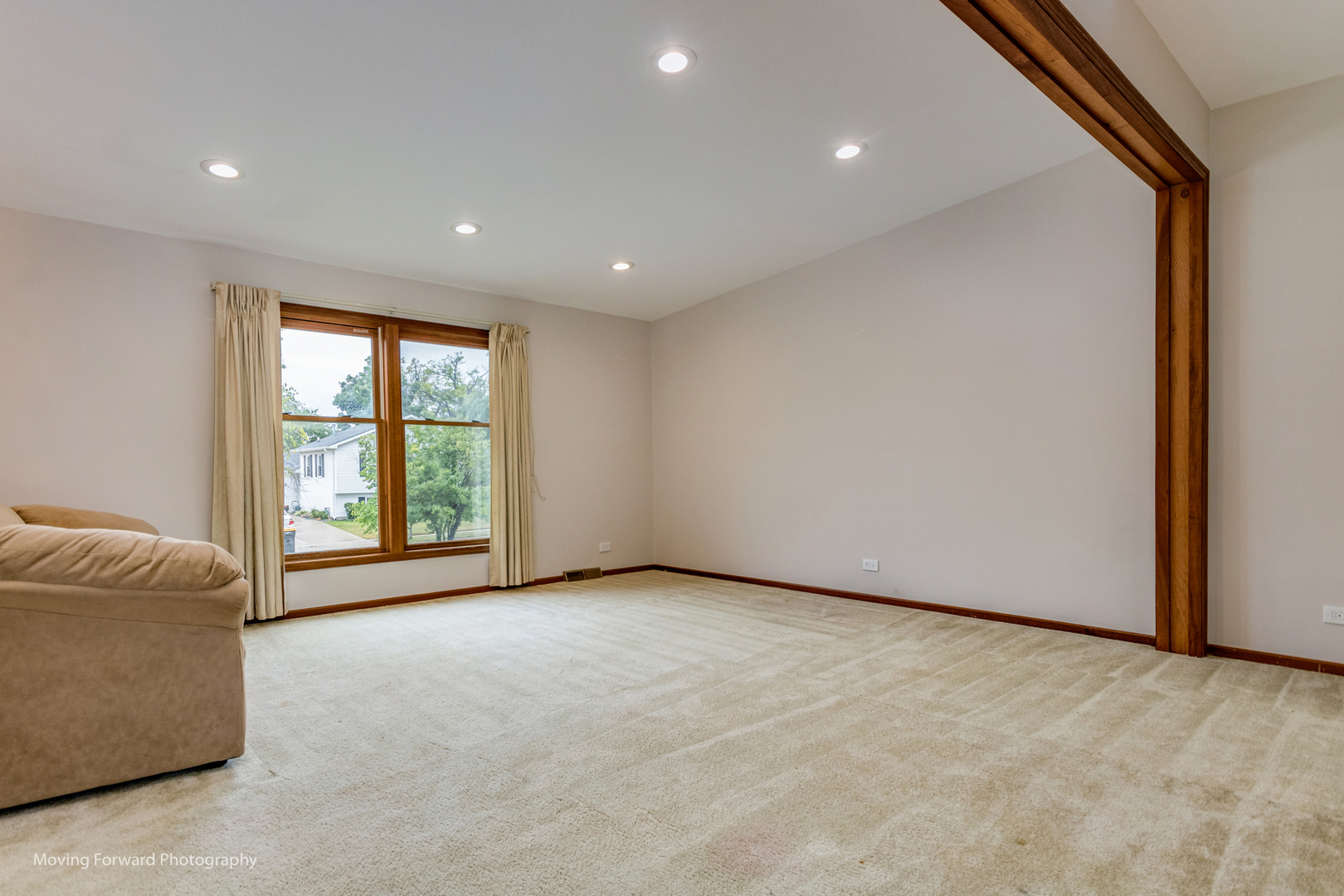 37 Evergreen Road Streamwood, IL 60107 - Photo 7 of 36 a view of an empty room with a window