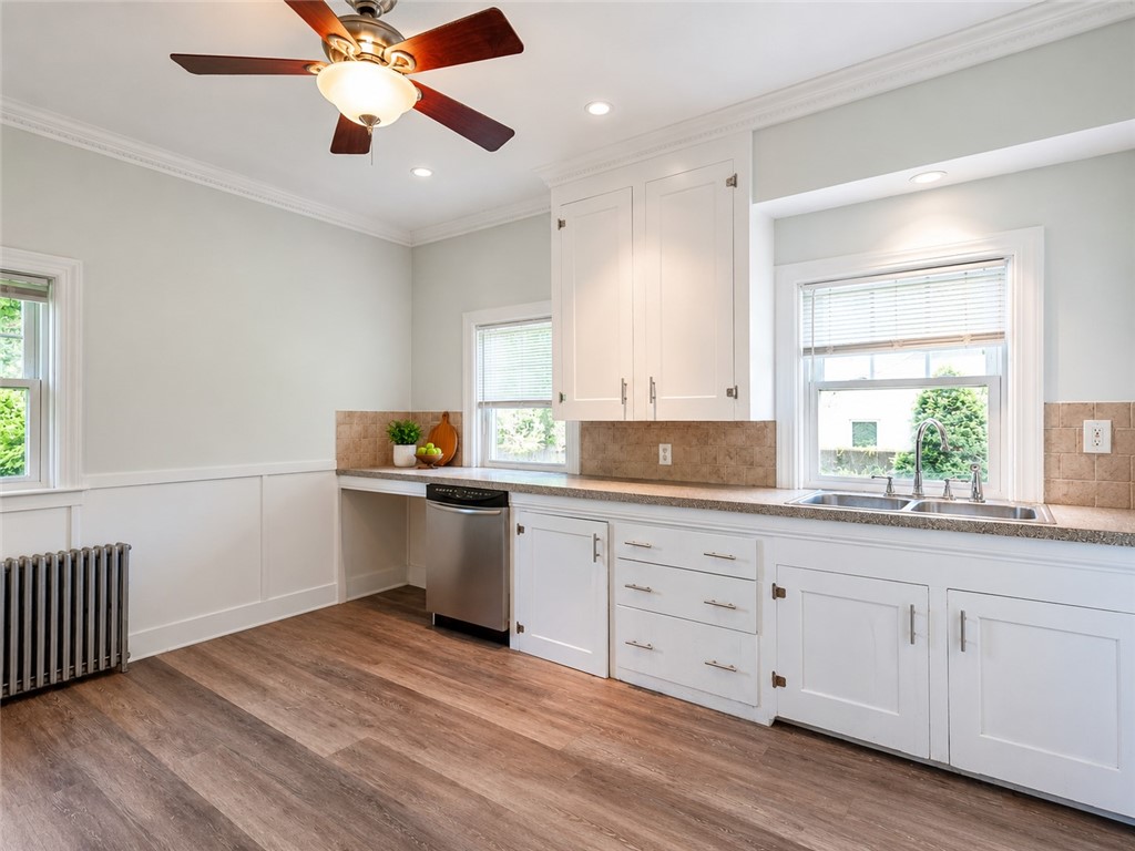 225 Hunts Avenue Pawtucket, RI 02861 - Photo 21 of 35