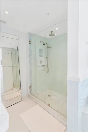 $18,000 | 18911 Collins Avenue, Unit 2705, Sunny Isles Beach, FL 33160