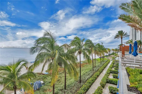 $18,000 | 18911 Collins Avenue, Unit 2705, Sunny Isles Beach, FL 33160