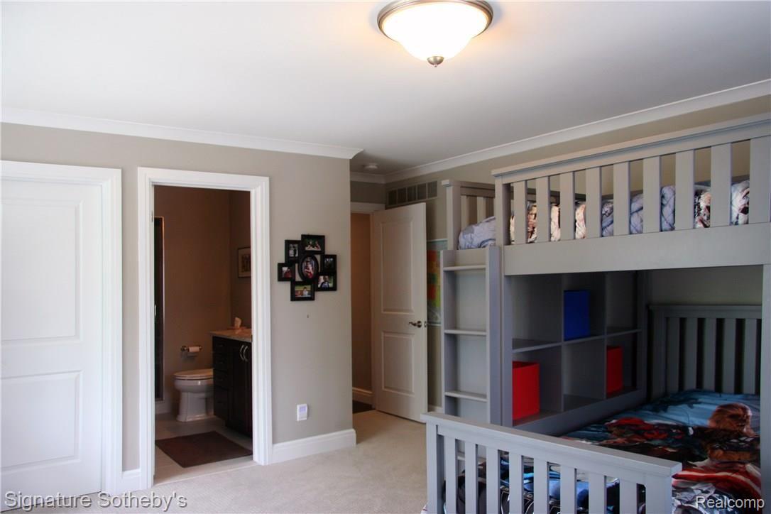 2521 Yorkshire Road Birmingham, MI 48009 - Photo 17 of 24 18.jpg