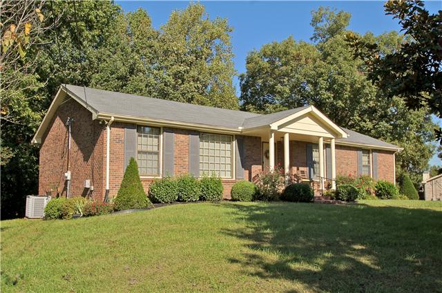 7235 Appleview Road Goodlettsville, TN 37072 - Photo 3 of 20 This home is nestled in the trees on a level 1.30 acre tract.