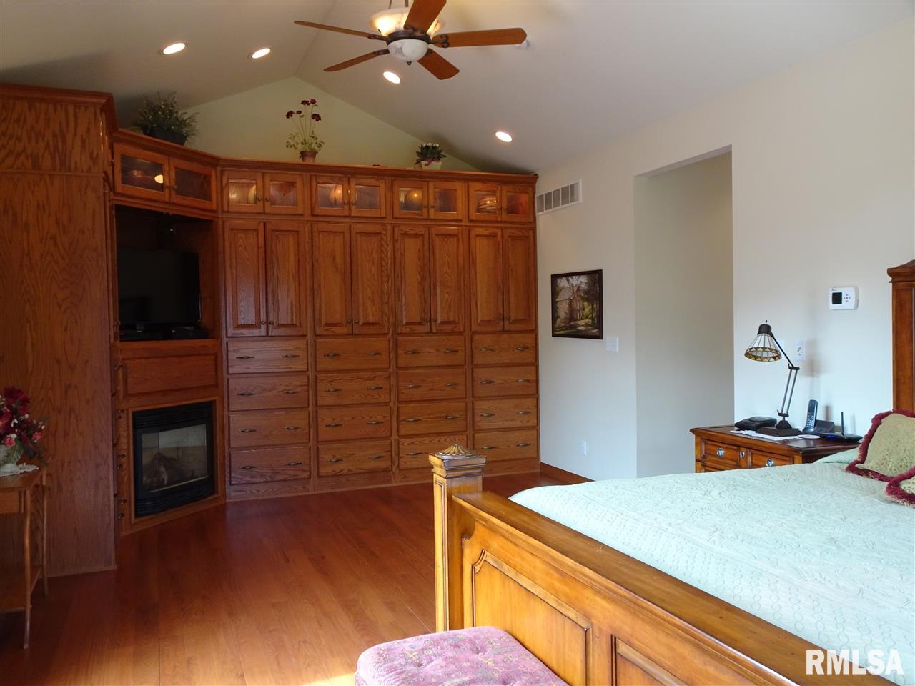 18833 East Wildwood Road Farmington, IL 61531 - Photo 19 of 35 Gallery Image 19