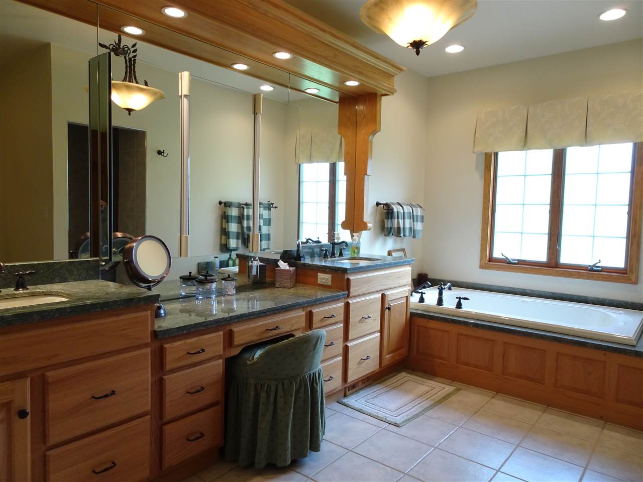 18833 East Wildwood Road Farmington, IL 61531 - Photo 20 of 35 Gallery Image 20
