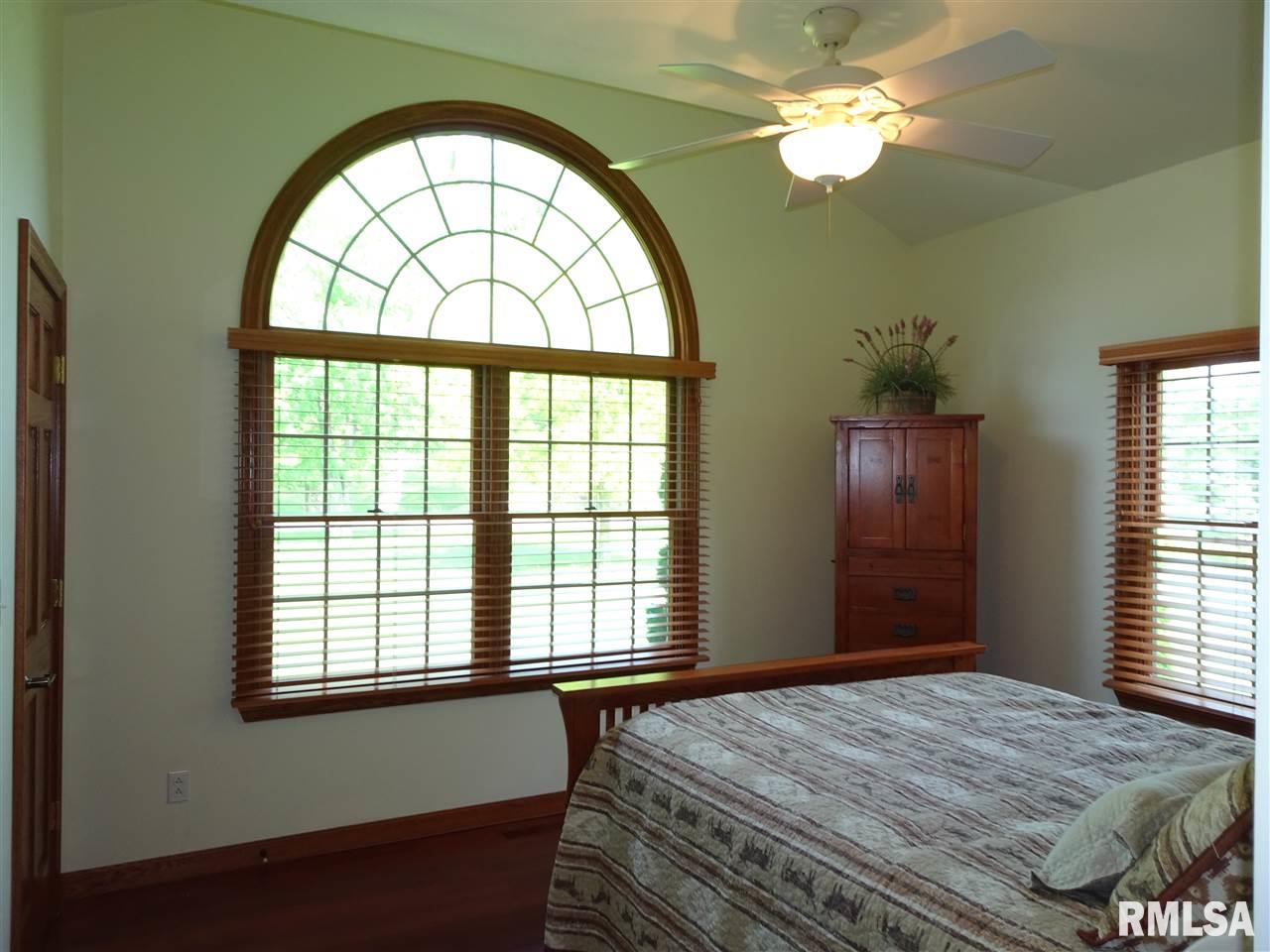 18833 East Wildwood Road Farmington, IL 61531 - Photo 22 of 35 Gallery Image 22