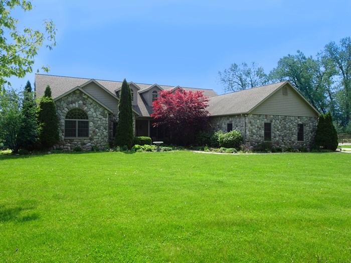 18833 East Wildwood Road Farmington, IL 61531 - Photo 3 of 35 Gallery Image 3