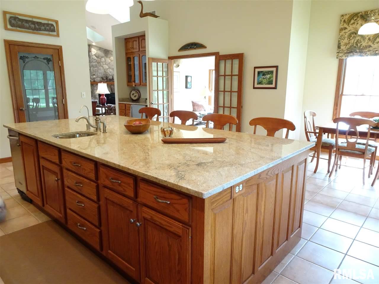 18833 East Wildwood Road Farmington, IL 61531 - Photo 10 of 35 Gallery Image 10