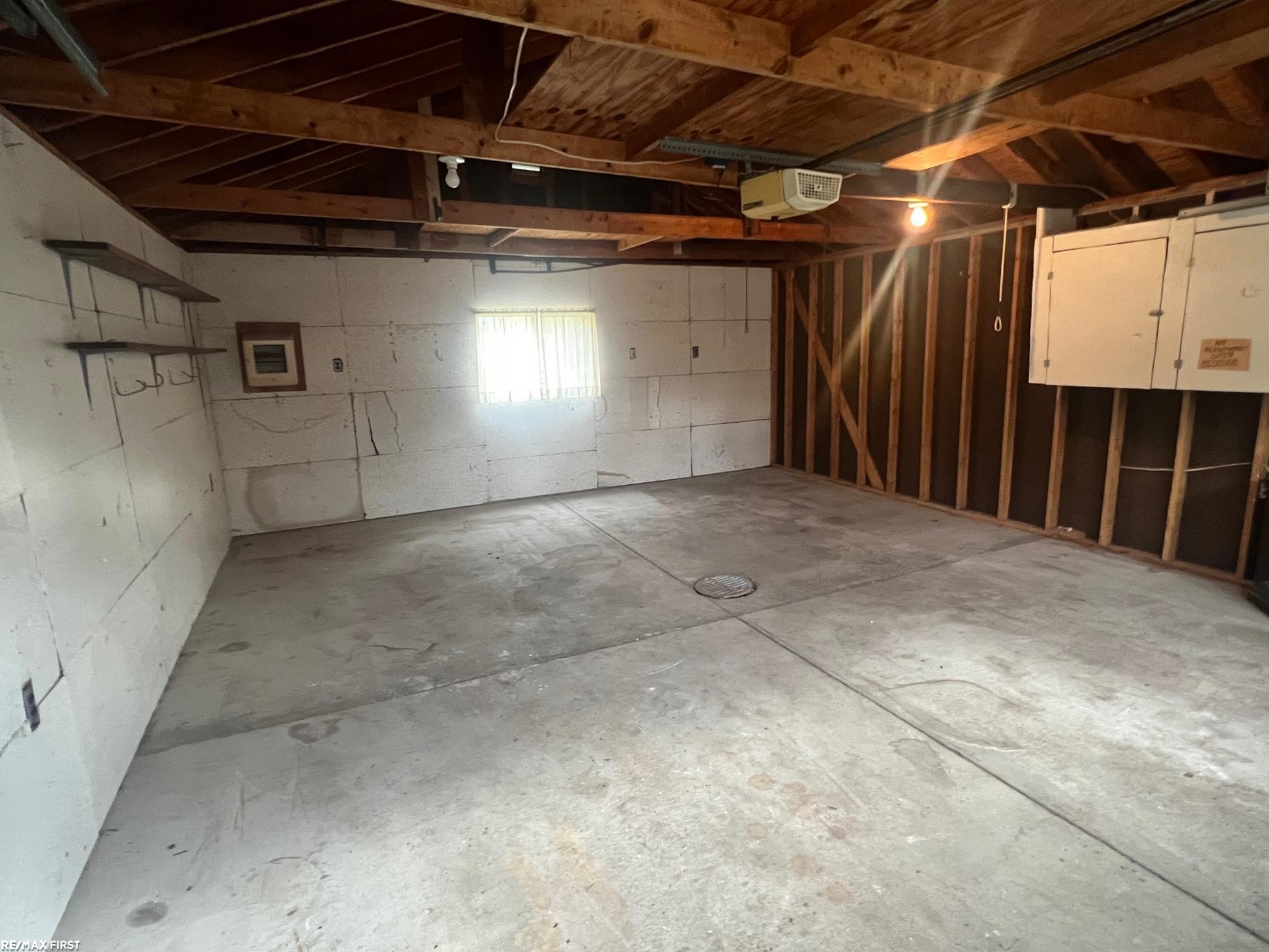146 Benjamin Street Romeo, MI 48065 - Photo 13 of 15 50130904-E4C8E790-17CD-4FF5-837B-A10C49084B29.JPG
