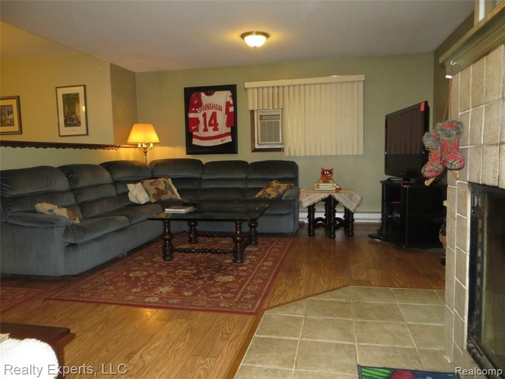 850 Savage Road Belleville, MI 48111 - Photo 12 of 39 IMG_5545.jpg