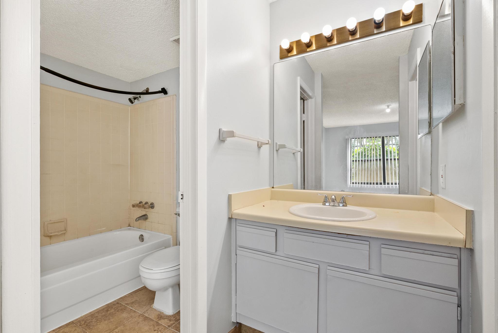 4201 West McNab Road, Unit 25 Pompano Beach, FL 33069 - Photo 12 of 28 DSC07145