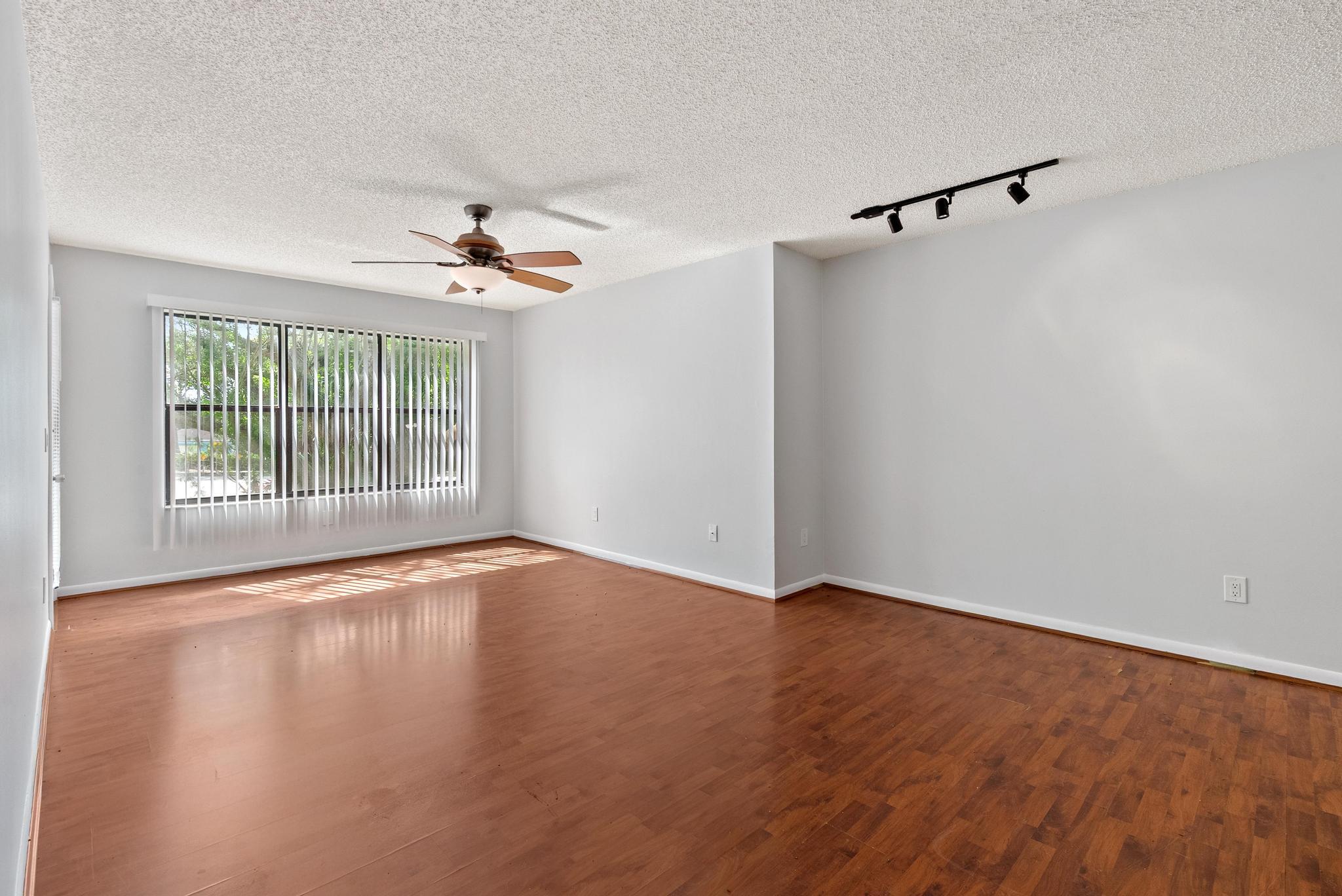 4201 West McNab Road, Unit 25 Pompano Beach, FL 33069 - Photo 8 of 28 DSC07261