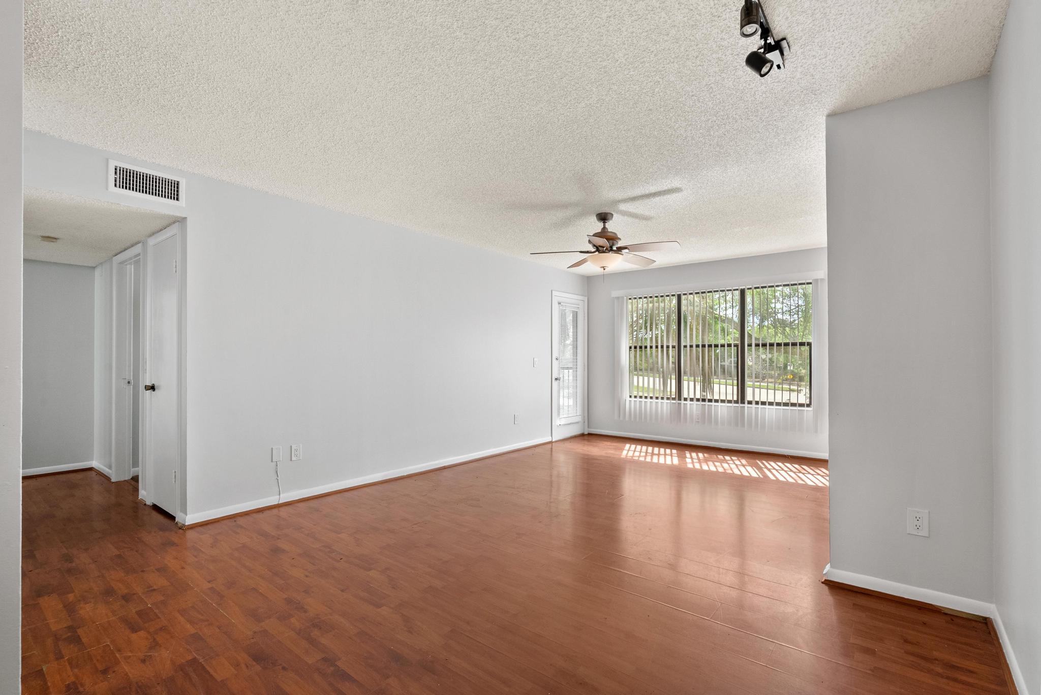 4201 West McNab Road, Unit 25 Pompano Beach, FL 33069 - Photo 9 of 28 DSC07282