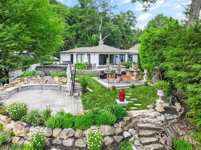 $1,799,900 | 590 West Shore Trail, Sparta, NJ 07871