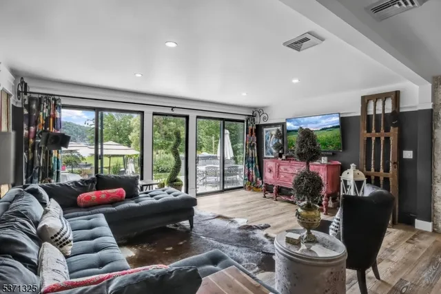 $1,799,900 | 590 West Shore Trail, Sparta, NJ 07871