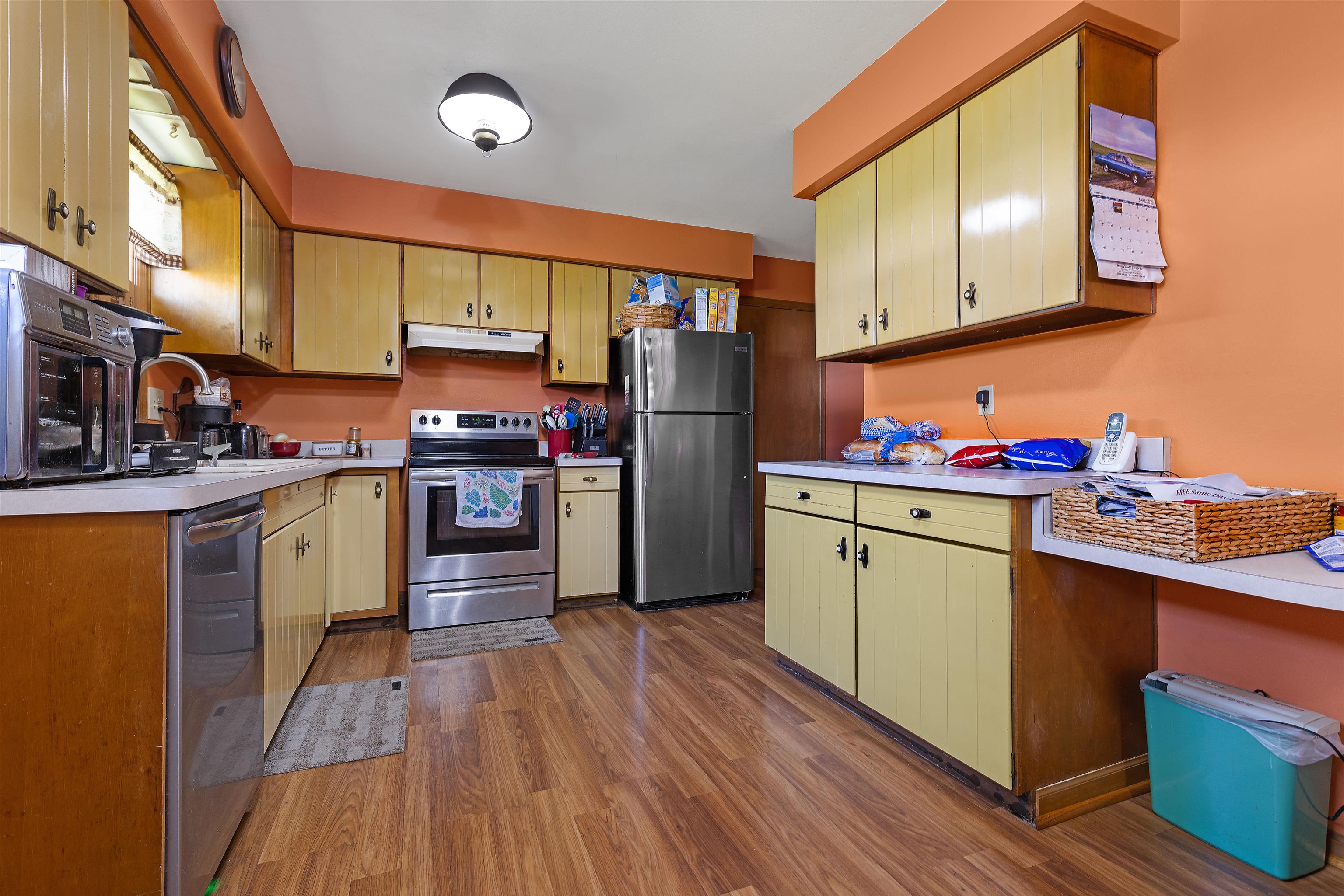 621 East Holly Road Beloit, WI 53511 - Photo 6 of 19