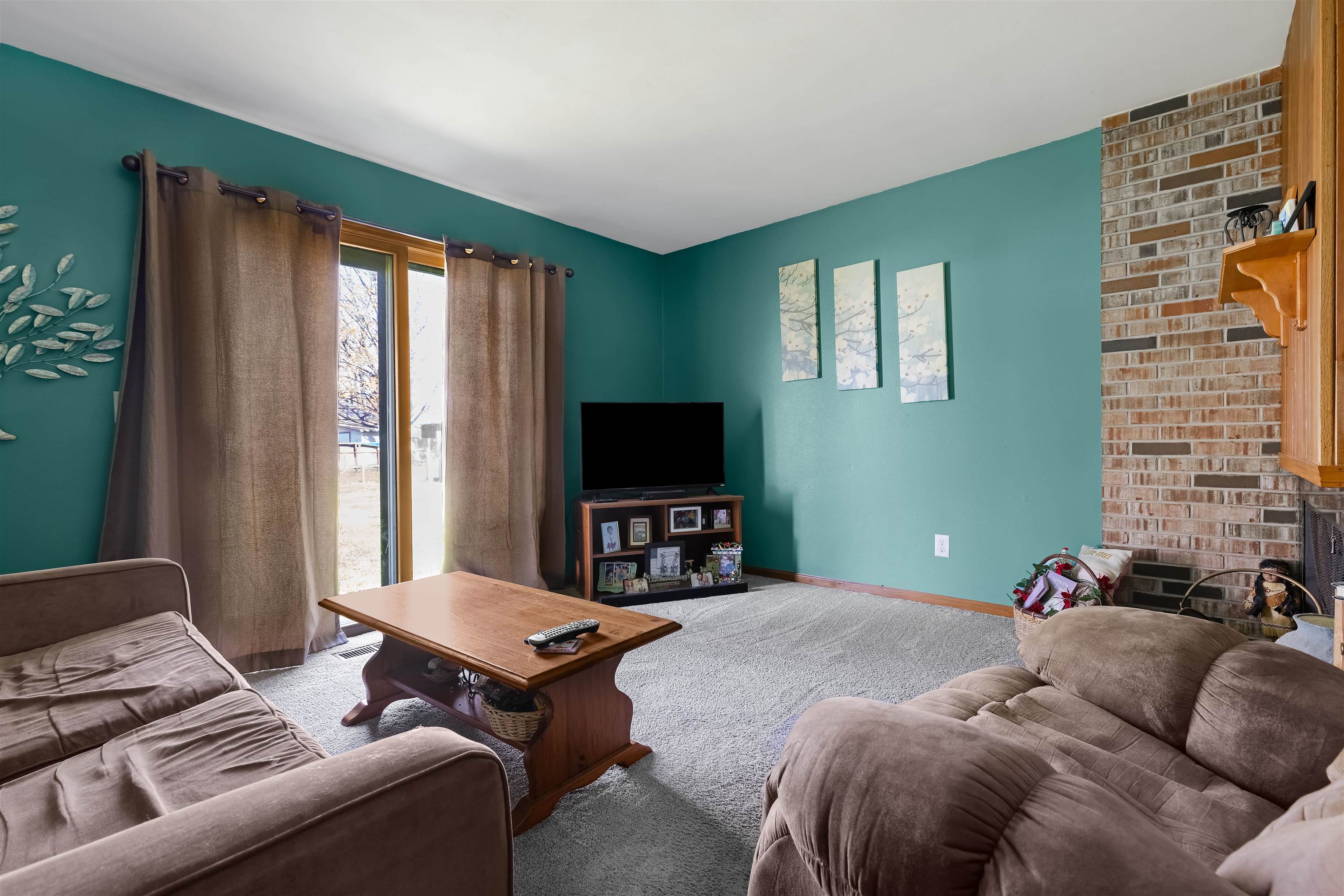 621 East Holly Road Beloit, WI 53511 - Photo 8 of 19