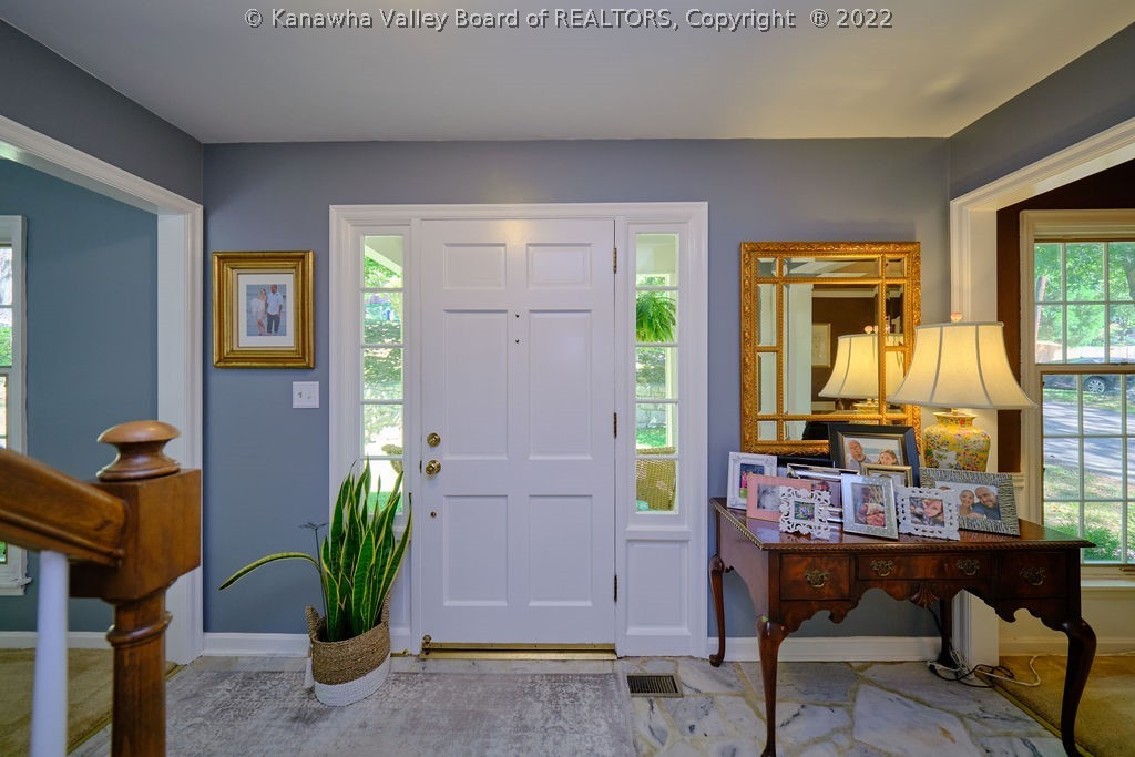 Nice formal entry with marble floors