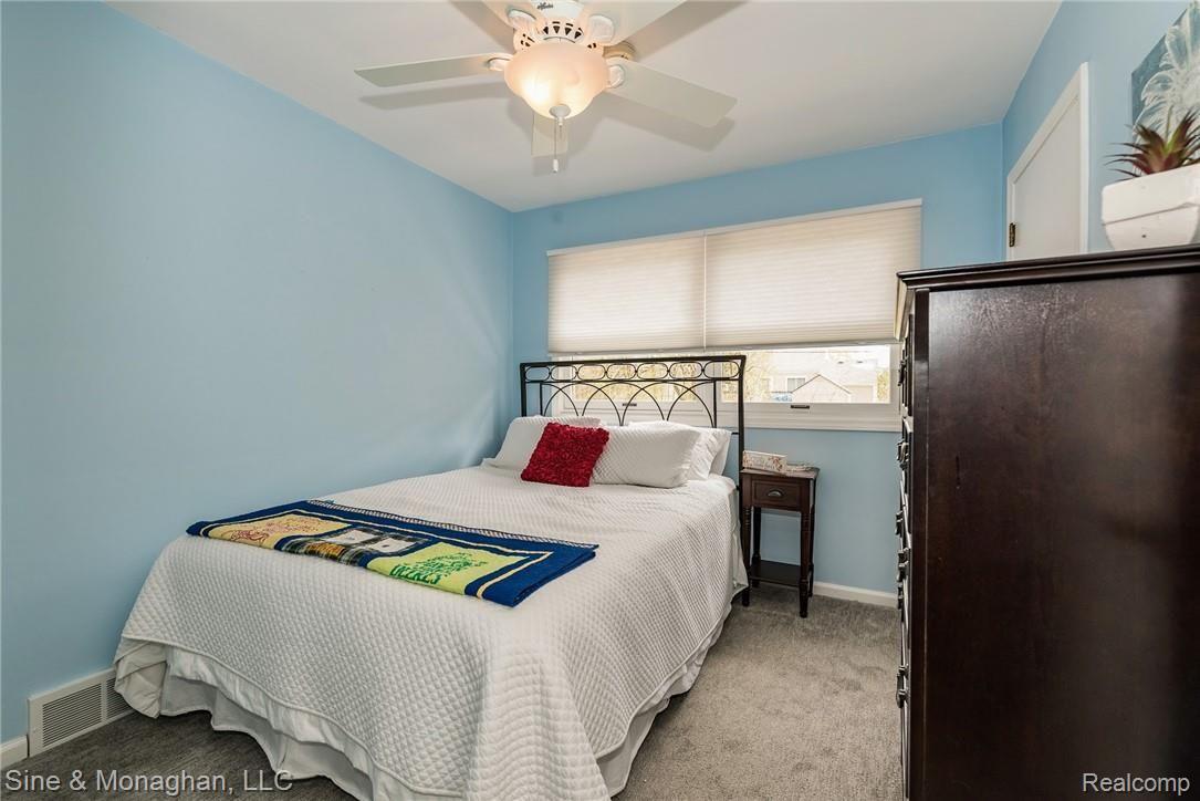 4115 Buckingham Road Royal Oak, MI 48073 - Photo 12 of 22 2nd bedroom