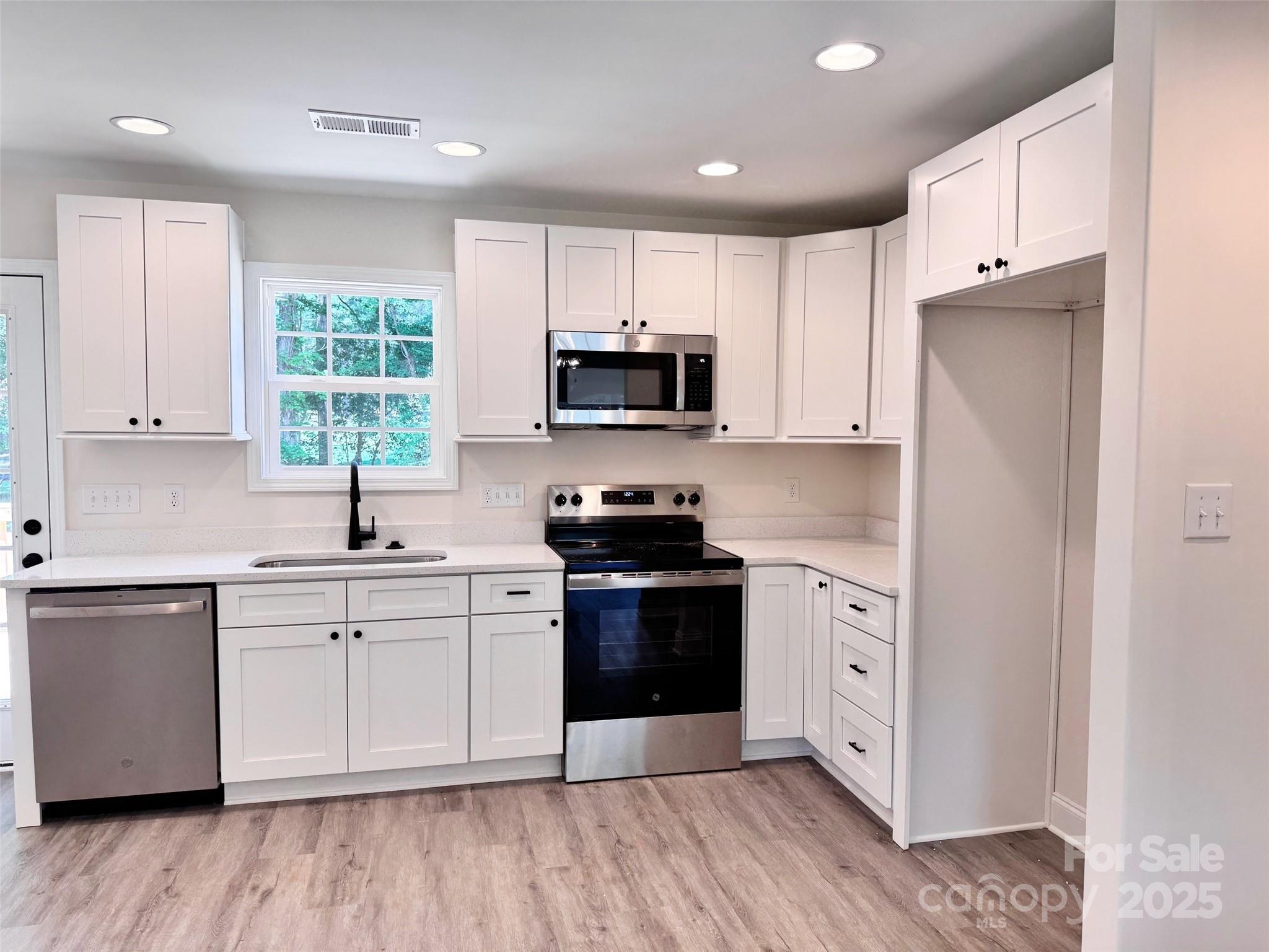 2063 Highwood Road Rock Hill, SC 29732 - Photo 2 of 17 Gallery Image 2