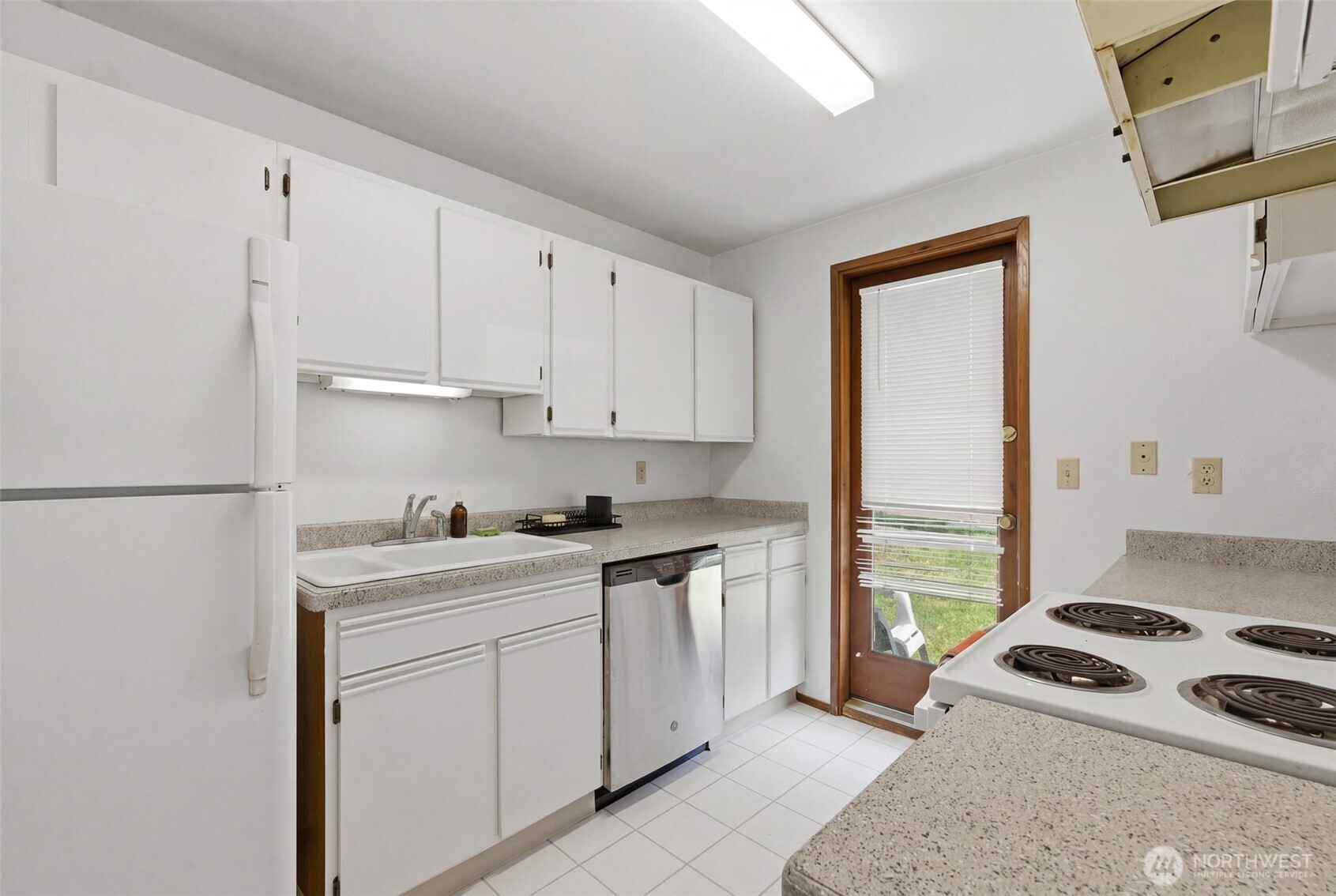 1700 Northwest 64th Street Seattle, WA 98107 - Photo 9 of 17